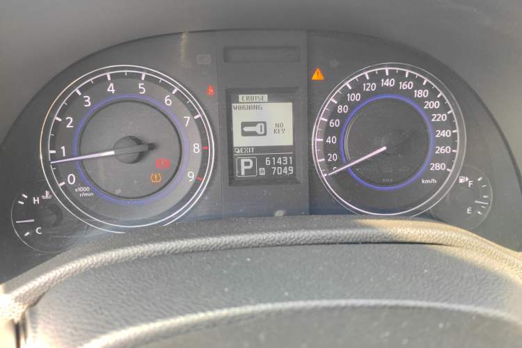 Used Infiniti G Series 2013 G25 Sedan Luxury Sport Edition Odometer Close Up