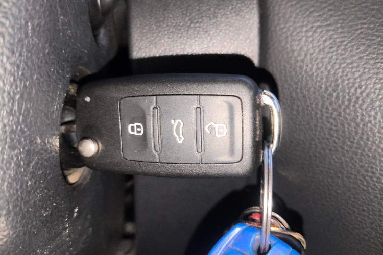 Used Volkswagen Sagitar 2014 Revised Version 1.4TSI Automatic Luxury Edition Vehicle Key