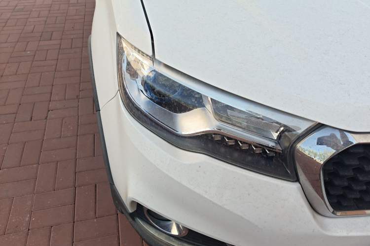 Used Haval H1 2017 Blue-Label 1.5L AMT Luxury Model Right Front Headlight