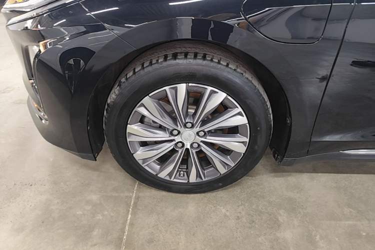 Used Hongqi E-QM5 2022 431 km Charge & Enjoy Edition Exterior 4