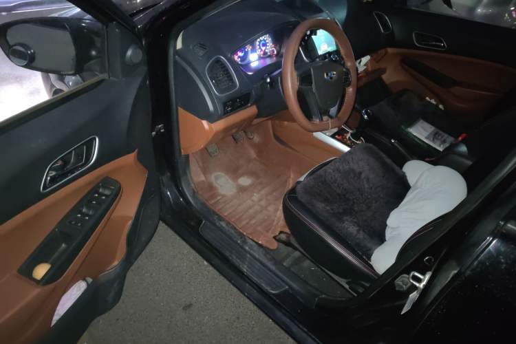 Used Geely Auto Diamond 2016 1.5L Manual Elite Version China IV Standard
