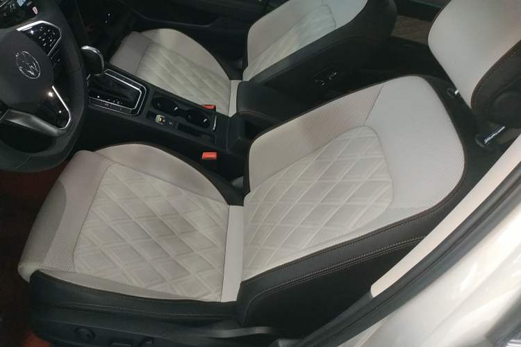 Used Volkswagen Magotan 2023 2 Million Units Commemorative Edition 330TSI DSG Luxury Version