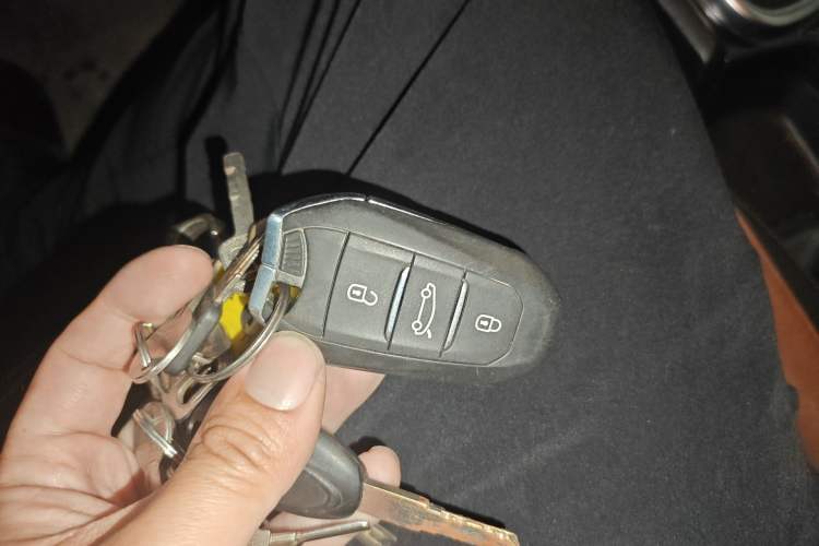 Used Citroen C4L 2013 1.6 THP Automatic Impression Edition
