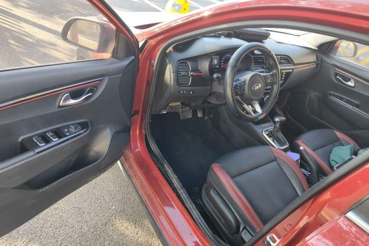 Used Kia KX Cross 2017 1.4L AT GLS
