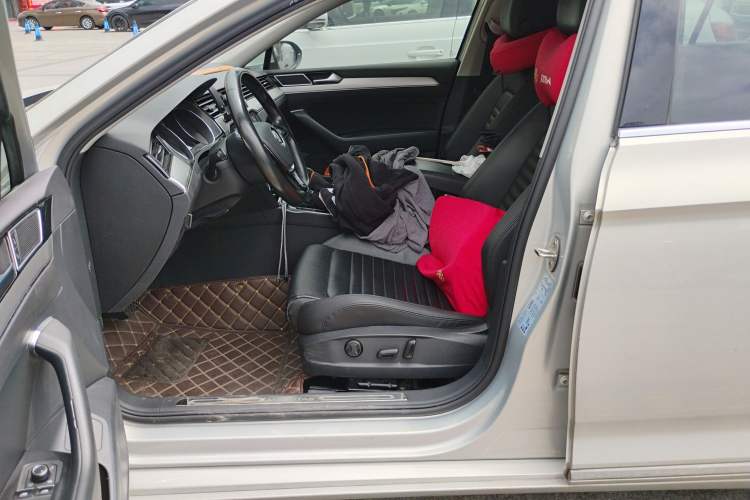 Used Volkswagen Magotan 2019 330TSI DSG Leading Edition China V Standard