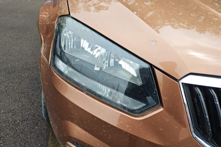 Used Skoda Yeti 2016 1.4TSI DSG Advanced Edition Right Front Headlight