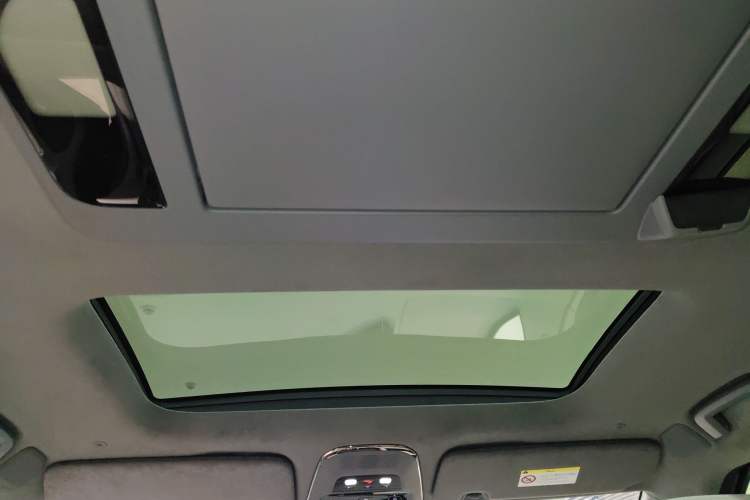 Used Zeekr 009 2024 7-Seater Walk-Through Version Four-Wheel Drive 108 kWh Headliner