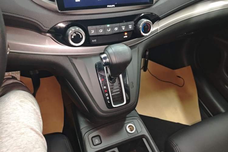 Used Honda CR-V 2016 2.0L Two-Wheel Drive Classic Edition Gear Lever