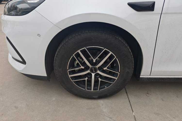 Used BYD Seal 05 DM-i 2025 DM-i Intelligent Drive 120KM Flagship Model Exterior 4