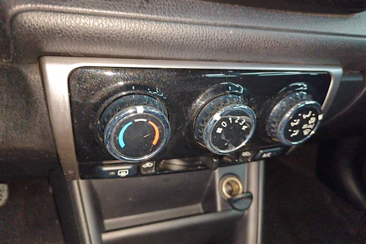 Used Toyota YARiS L Zhi Xuan 2019 1.5E CVT Dynamic Edition China VI compliant Audio And AC Panel