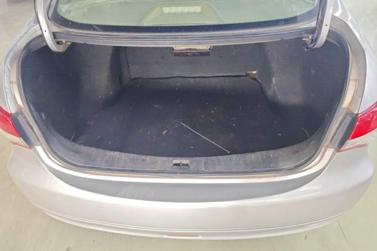 Used Nissan Sylphy 2012 Classic 1.6XE Manual Comfort Edition Trunk