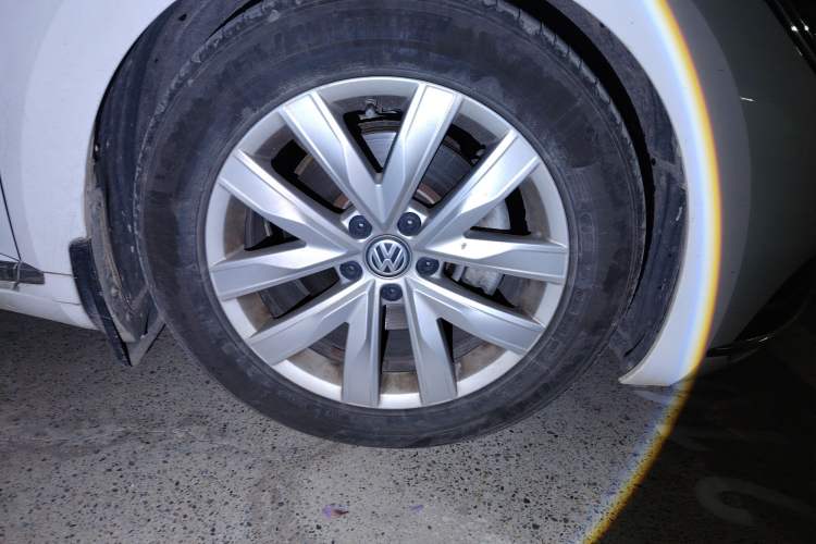 Used Volkswagen FAW-Volkswagen CC 2020 330TSI Huayan Edition China VI Standard Right Front Wheel Hub