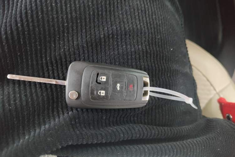 Used Buick Regal 2015 2.0L Leading Fashion Edition Vehicle Key