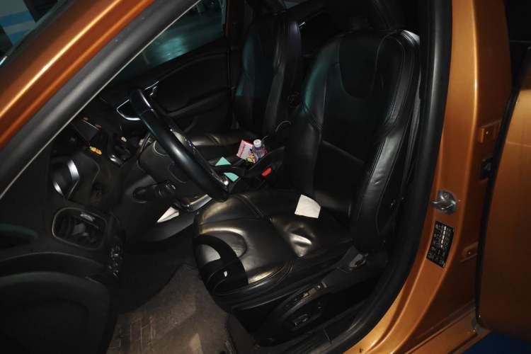 Used Volvo V40 2013 2.0T Zhiya Edition Left Front Seat