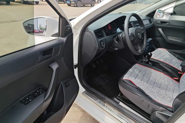 Used Volkswagen Santana 2015 1.6L Manual Fashion Edition Driver Seat