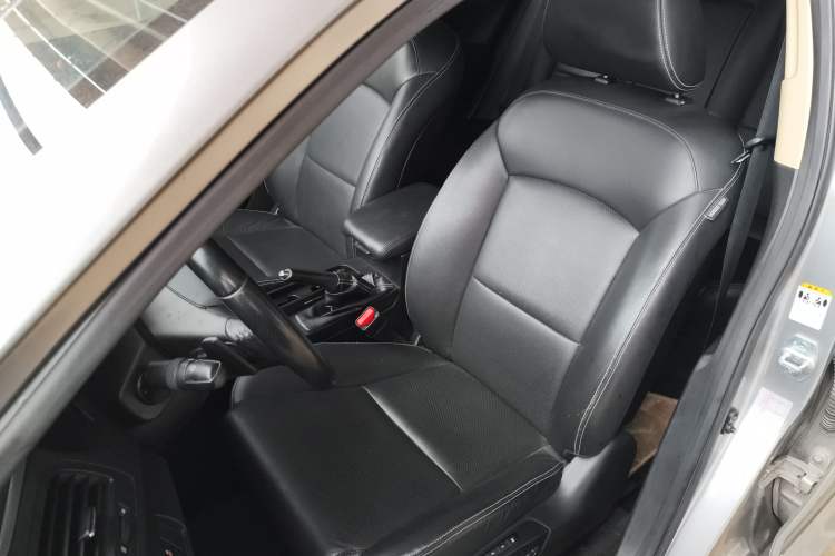 Used Suzuki Kizashi 2011 2.4L Two-Wheel Drive Sport with Navigation
