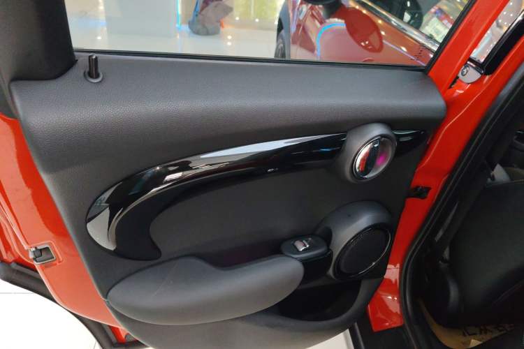 Used MINI MINI 2020 1.5T COOPER Classic Edition Five-Door Version