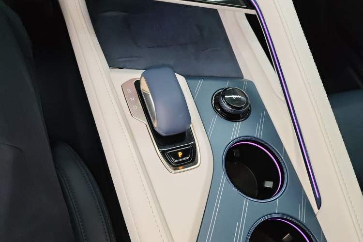 Used Zeekr 001 2024 WE Edition 95 kWh All-Wheel Drive Gear Lever