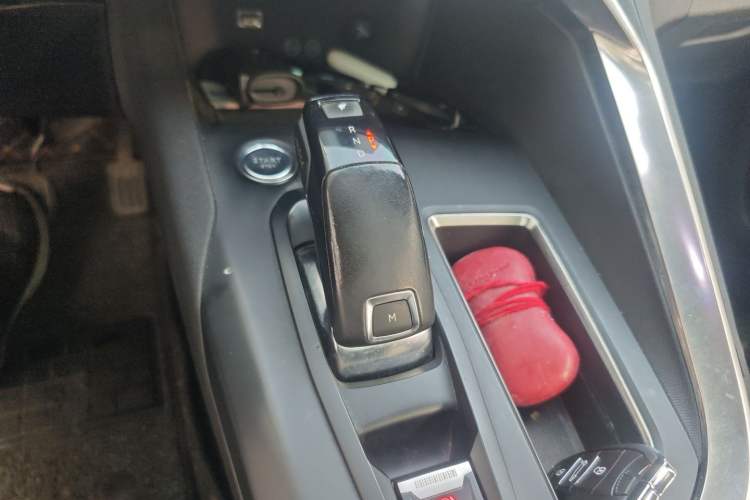 Used Peugeot 4008 2017 350THP Elite Edition Gear Lever