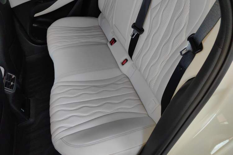 Used BYD Seal 06 New Energy 2024 DM-i 120KM Flagship Model
