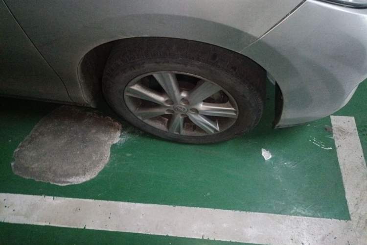 Used Toyota Previa 2006 2.4L 7-Seater Luxury Edition Right Front Wheel Hub