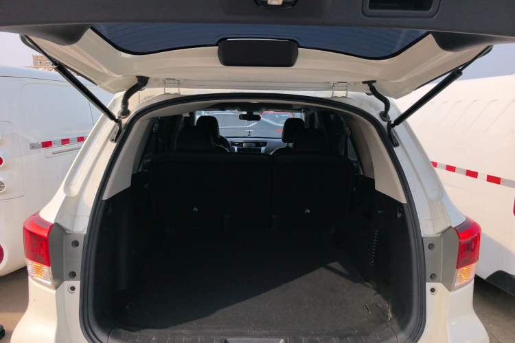 Used Nissan Terra 2018 2.5L Automatic 2WD Luxury Edition
