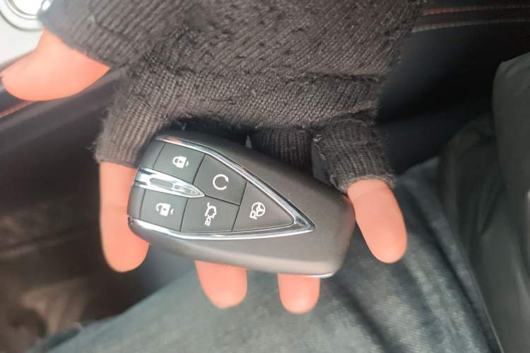 Used CHANGAN OSHAN X7 2020 1.5T Automatic Parking with Facial Recognition – Spacey & Carefree Edition