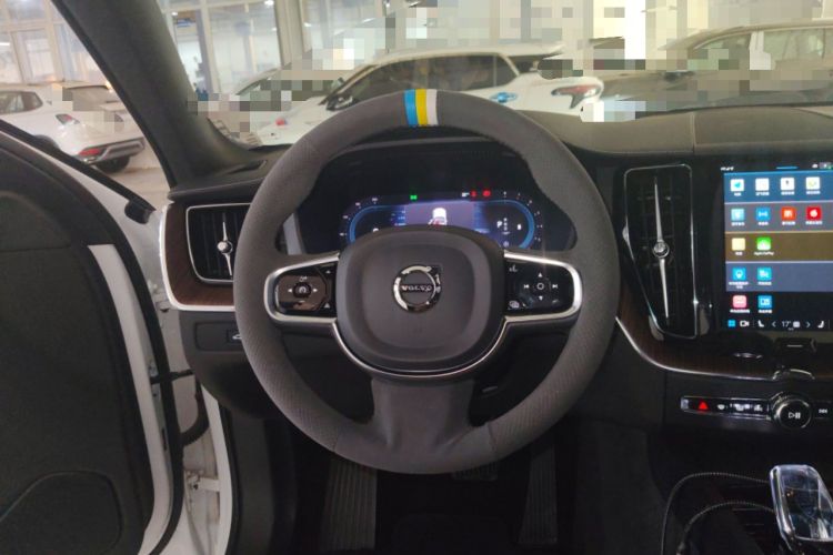 Used Volvo XC60 2024 B5 4x4 Smart Luxury Edition Steering Wheel