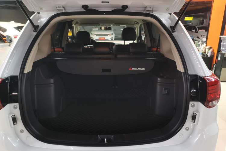 Used Mitsubishi Outlander 2020 2.0L Two-Wheel Drive Comfort Edition 5 Seats