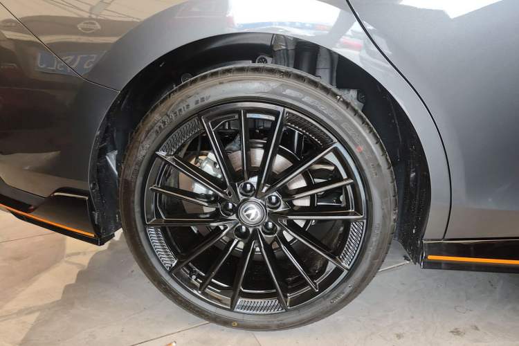 Used Changan UNI-V 2025 1.5T 500Bar High-Energy Sport Edition
