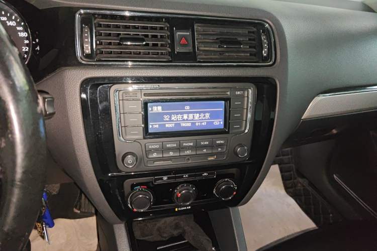 Used Volkswagen Sagitar 2015 230TSI Manual Comfort Version
