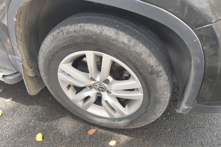 Used Volkswagen Tiguan 2015 1.8TSI Automatic Two-Wheel Drive Trend Edition Right Front Wheel Hub