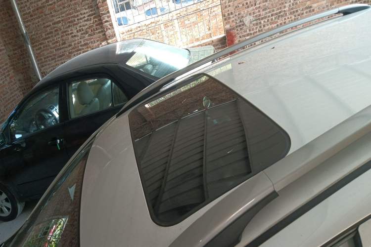 Used Venucia T70X 2015 2.0L CVT SmartFun Sport Edition