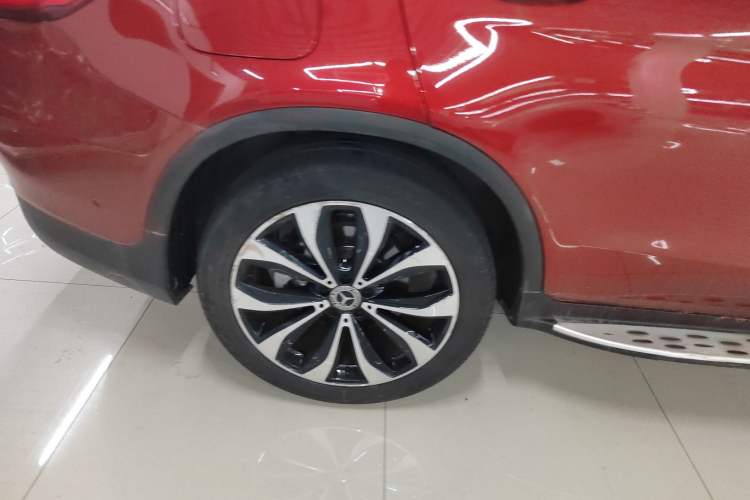 Used Mercedes-Benz GLC Coupe 2019 Facelift GLC 260 4MATIC Coupe SUV Exterior 5