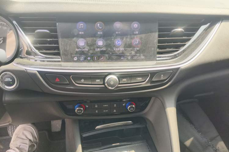 Used Buick Regal 2022 552T Smart Edition Audio And AC Panel