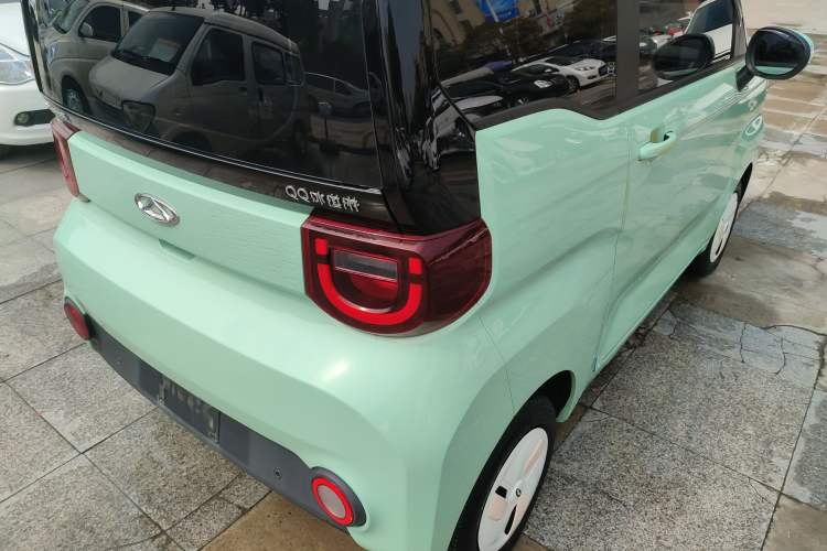 Used Chery QQ Ice Cream 2022 170km Sundae Phosphate Lithium-Ion Exterior 3
