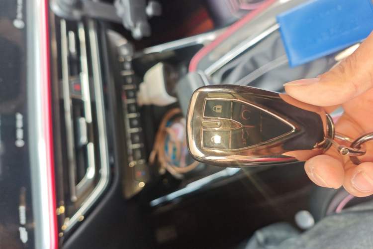 Used CHANGAN OSHAN X5 2021 1.5T DCT Prestige Edition Vehicle Key