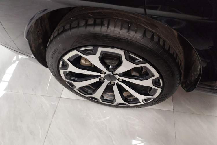 Used AION V 2024 Aion Tyrannosaurus 650 Smart Premium Edition