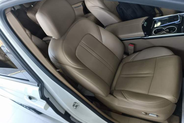 Used Buick GL8 2021 ES Land Cruiser 653T Luxury Edition
