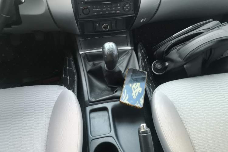 Used Mitsubishi Pajero Sport 2013 2.4L Manual Two-Wheel Drive Comfort Edition Gear Lever