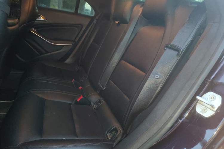 Used Mercedes-Benz GLA 2015 GLA 200 Left Rear Seat