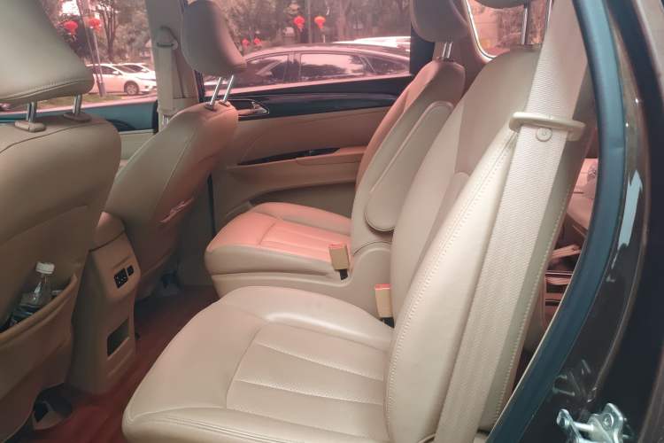 Used Baojun 730 2016 1.8L iAMT Luxury Model 7 Seats