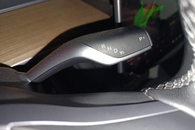 Used Tesla Model Y 2022 Long-Range All-Wheel-Drive Version