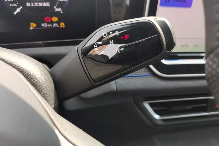 Used Volkswagen Tiguan L 2024 PRO 380TSI Four-Wheel Drive R-Line Prestige Edition Gear Lever