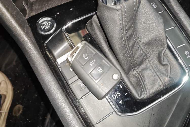 Used Volkswagen Tiguan L 2017 330TSI Automatic Two-Wheel Drive Luxury Edition
