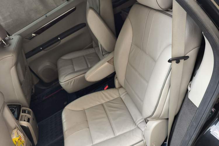 Used Mercedes-Benz R-Class 2010 R 350 L 4MATIC
