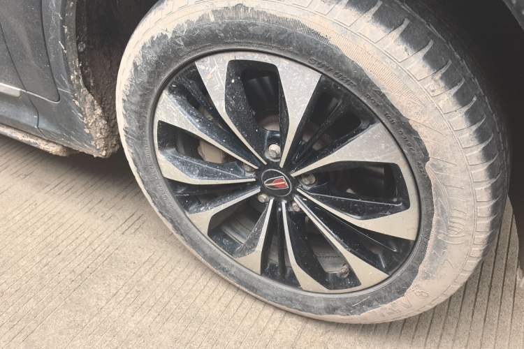 Used Hongqi HS7 2019 3.0T Automatic All-Wheel Drive Smart Connect Flagship Edition Right Front Wheel Hub