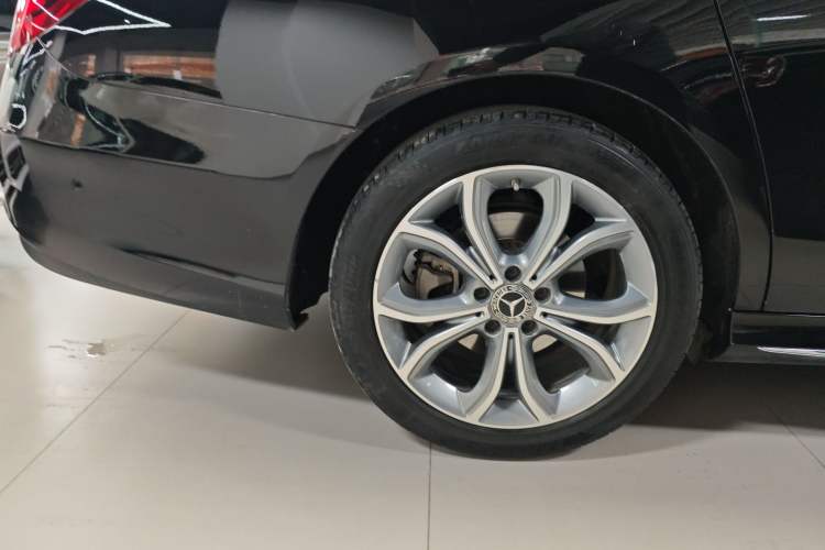 Used Mercedes-Benz E-Class 2019 Restyled E 300 L Sporty and Stylish Edition