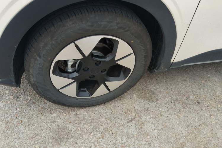 Used Geely Galaxy Geome 2025 410 km Free Version Exterior 4