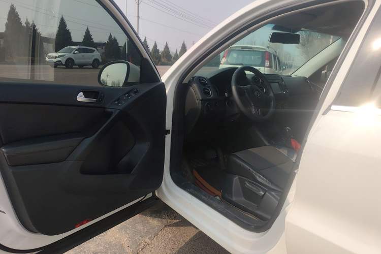 Used Volkswagen Tiguan 2015 1.8TSI Automatic Two-Wheel Drive Trend Edition Driver Seat